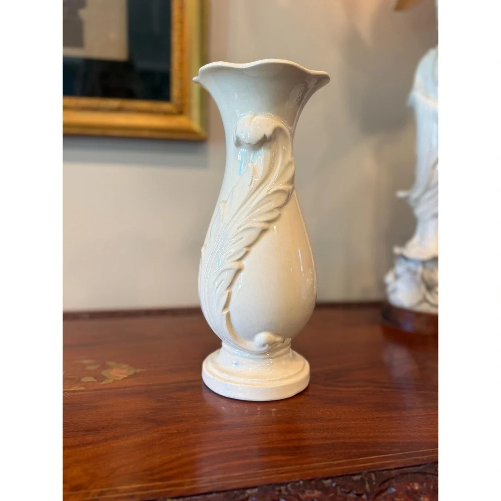 The Unbranded Brand vintage cream